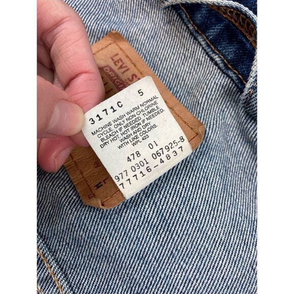 Vintage Y2k Levi’s denim jacket - Picture 5 of 5